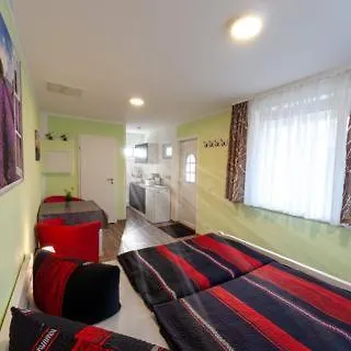 Grosser Gartenbungalow Nr 3 Mit Terrasse - Strandvogtei Daire Sellin (Rugen)