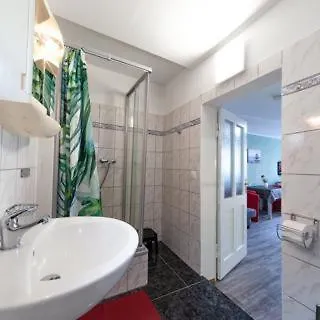 Grosser Gartenbungalow Nr 3 Mit Terrasse - Strandvogtei Sellin (Rugen)